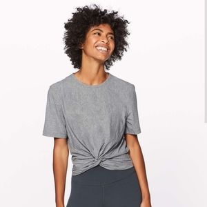 Lululemon Crescent Tee size 6